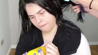AQUELA CRIANÇA SENDO ARRUMADA