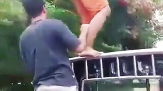 Kelakuan Warga +62 tragedi Rambutan kena Batu nya, Wkwkwk