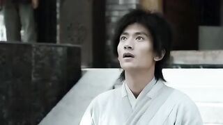 The little monk no longer hides his strength, defeating the world's number one swordsman with bare hands