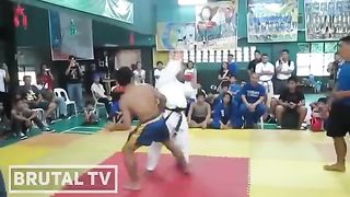 Kung Fu Master vs Karate - Don't Mess With Kung Fu Masters