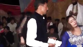 Nimra Khan best dance Chanda pyari top and beautiful dancer