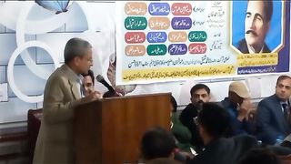 Shaheen Abbas reciting his poetry in Fatima Jinnah Library Sheikhupura