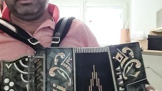 Three little modinhas very well played.Subscribe to my channel for more videos!
