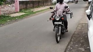 Shorts Sell idli wada on bike