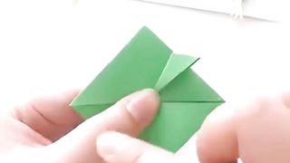 Membuat kodok dari kertas