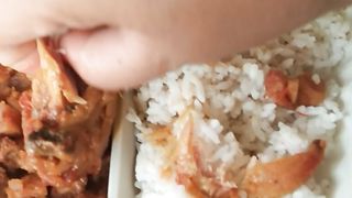 Makan nasi berkat