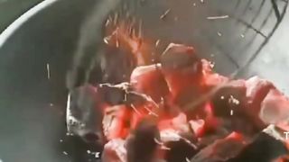 Cara menyalakan arang dengan mudah