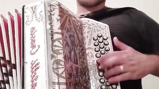 Another great player with his concertina. Subscribe to my channel for more videos!