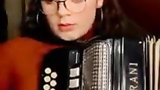 I present to you another fashion by the great artist Olivia Abreu Gomes. Subscribe to my channel for more videos!