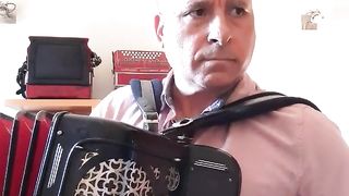 A great concertina master António Cap Amorim. Subscribe to my channel for more videos!