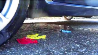 Esmagando coisas crocantes e macias de carro! CARRO EXPERIMENTAL vs PEPSI, 7UP, MIRINDA