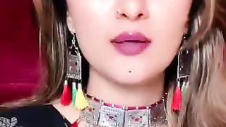 gujugrils chol isku lagaye short pat short video-1