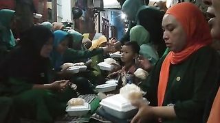 Acara pengajian rutin selesai