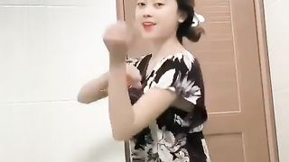 cewek ;agi asik2 ya goyang