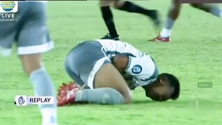 Zalnando pemain Persib Bandung bantu klik ads nya dong