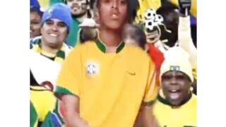 Jogadores do Brasil durante o hino nacional