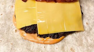BURGER CRUNCH WRAP