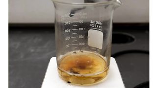 Larutan Kimia "Piranha Solution"