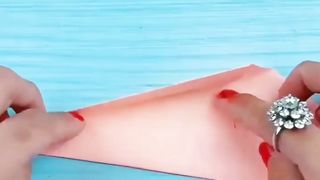 Kerajinan tangan / membuat udang dari kertas