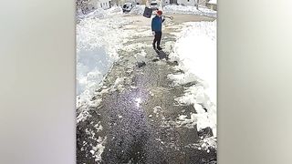 Workers' Most Ridiculous Miss Caught on Camera