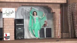 NARGIS MEDLEY - 2017 PAKISTANI MUJRA DANCE - MUJRA MASTI - NASEEBO LAL.