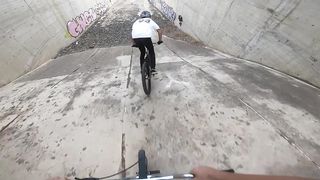 INSANE BMX VS MTB HILLBOMB RACE! 2