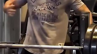 They were all confused at the gym#anatoly #gym #fitness #prank #viralvideo