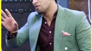 romantic_scene_karte_hoye_sharam_aati_hai-SCRLZiIRR_w-1080pp-1701443317.