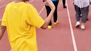 Jogging sore di lapangan koni