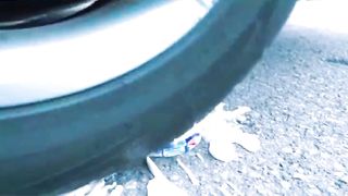 Esmagando coisas crocantes e macias de carro! CARRO EXPERIMENTAL vs PIMENTA