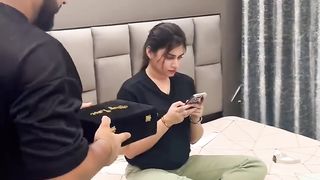 Surprise Gift On Anniversary ????❤️ Must Watch ❤️ #surprise #couplegoals #truelove #rajatswati #fyp.
