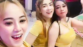 Pemandu karaoke 2