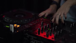 Dj aisiteru