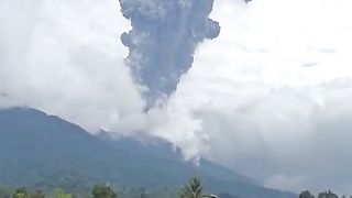 Appearance of volcanic ash vomit from Mount Marapi, West Sumatra 03 December 2023
