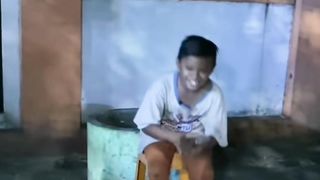 Bocah jualan cilok