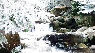 mountain_river,_winter_landscape_-_zoom_in.