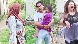 Enaknya Punya Tetangga Baru