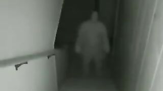 tente não sentir medo e não rir