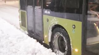 Norwegian Trondheim is covered with heavy snow and wind! A whopping 23.5 inches of snow!Roads closed