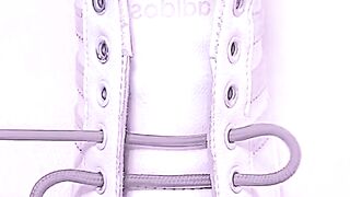 White-shoe laces for girls or girls' laces.#short