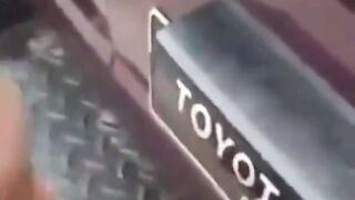 Jangan ketawa, Wkwkwk
