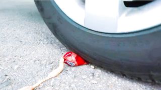 Esmagando coisa macia e crocante de carro! CARRO EXPERIMENTAL vs SLIME
