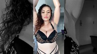 Weapons of Women  WoW  Girls Weapons   34_1080p