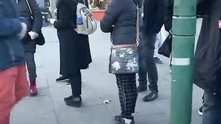 Pro-Israeli woman in London attacks people supporting Palestinians