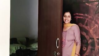 #comedy #couplecomedy #husbandwifecomedy #trending #funny #youtubeshorts #viral #comedycouple #fun.