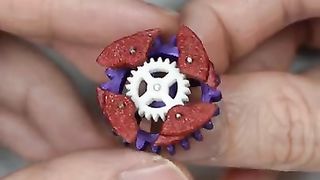 3Dprinted triple axis tourbi A foldable . Mini studio plantray gear without grears 3