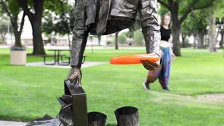 This street performer is next LEVEL!