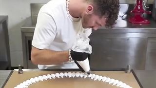 Je réalise une Pavlova XXL ????✨
