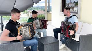 Three great artists playing a Cana Verde.