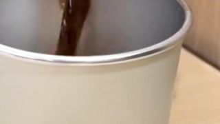 Макдак выпустил стаканы, которые МЕНЯЮТ цвет от колы #trending #tiktok #new #top